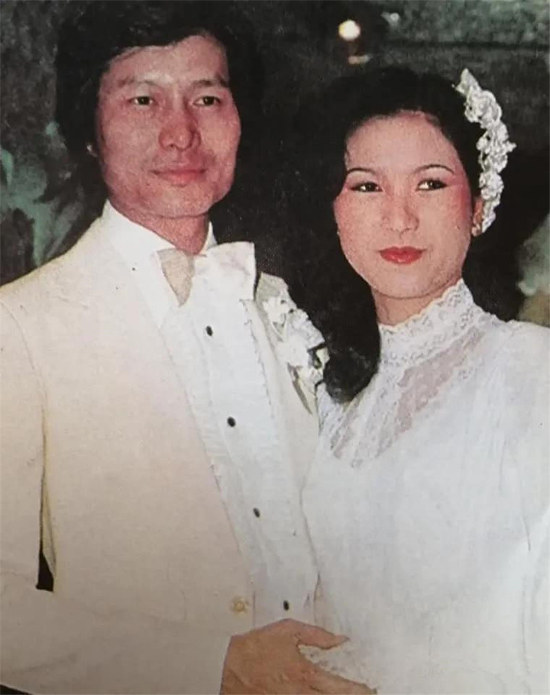 森森斑斑姐妹花，姐姐嫁李小龙表弟，妹妹男友与丈夫一跳楼一猝死