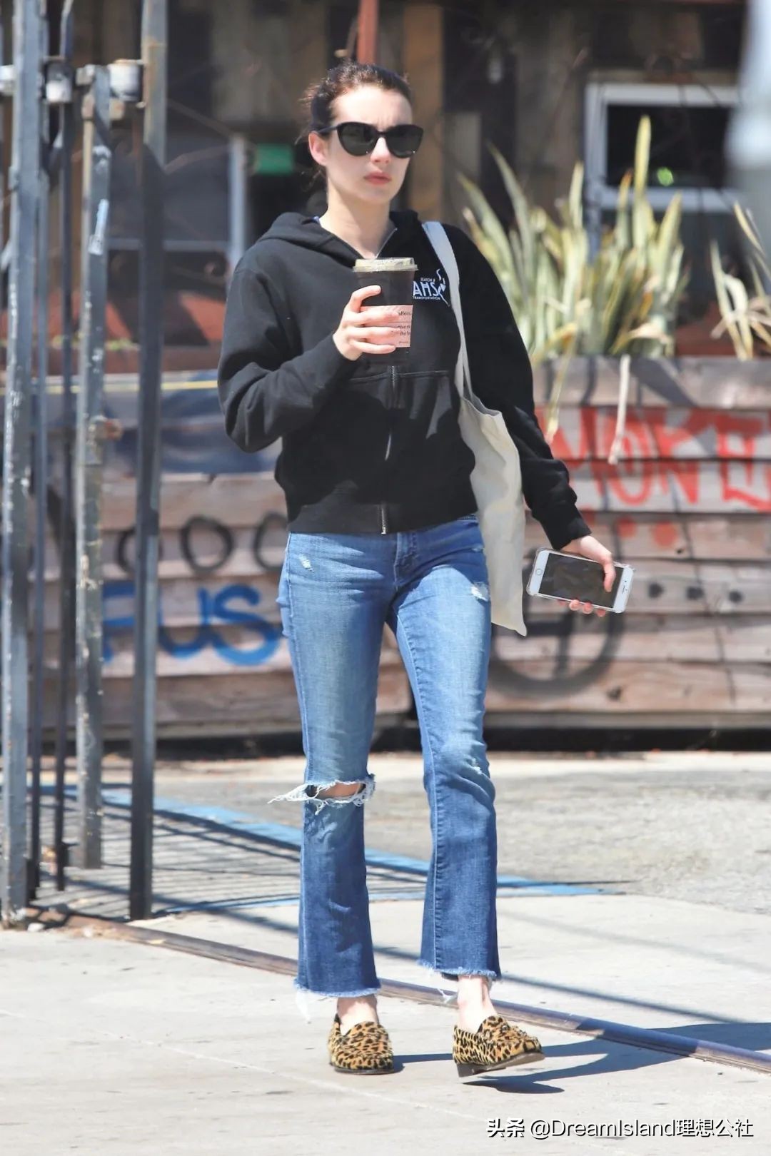 街拍白色乐福鞋,达妹街拍图文