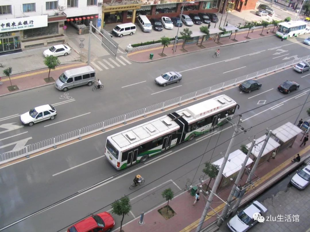 我一下记录了10年北蜂窝路的京华前置大铰接时代