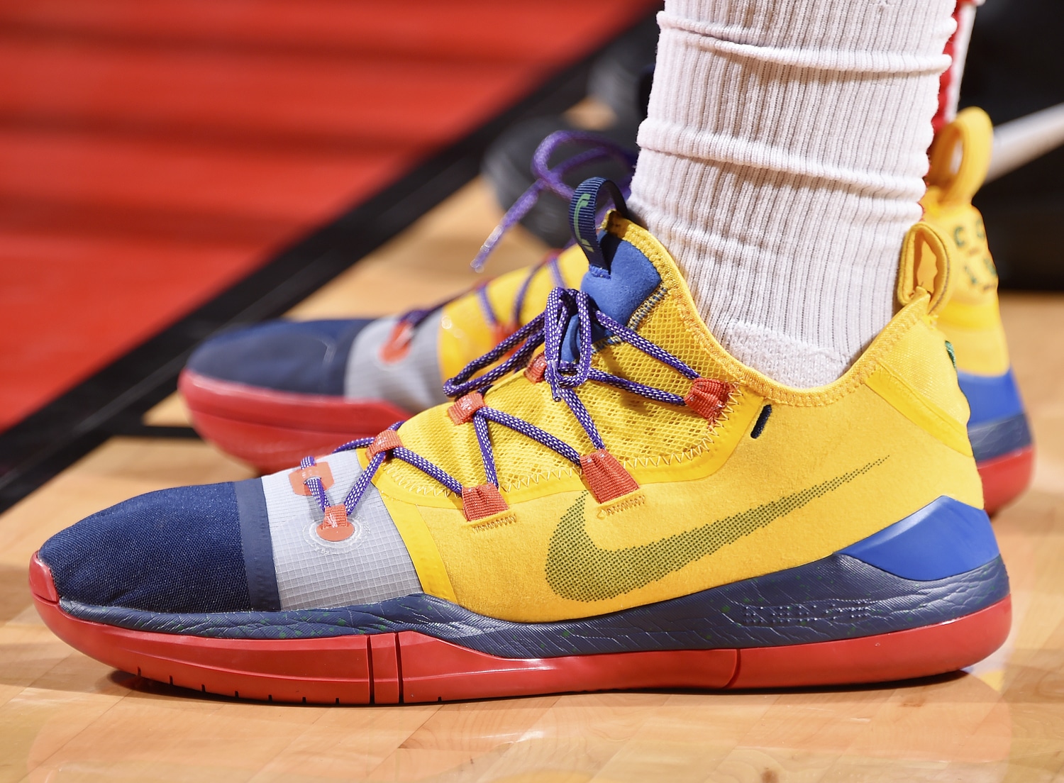 NBA赛场最近三天篮球鞋精选集：鞋头们的赛季鞋王之争越发激烈