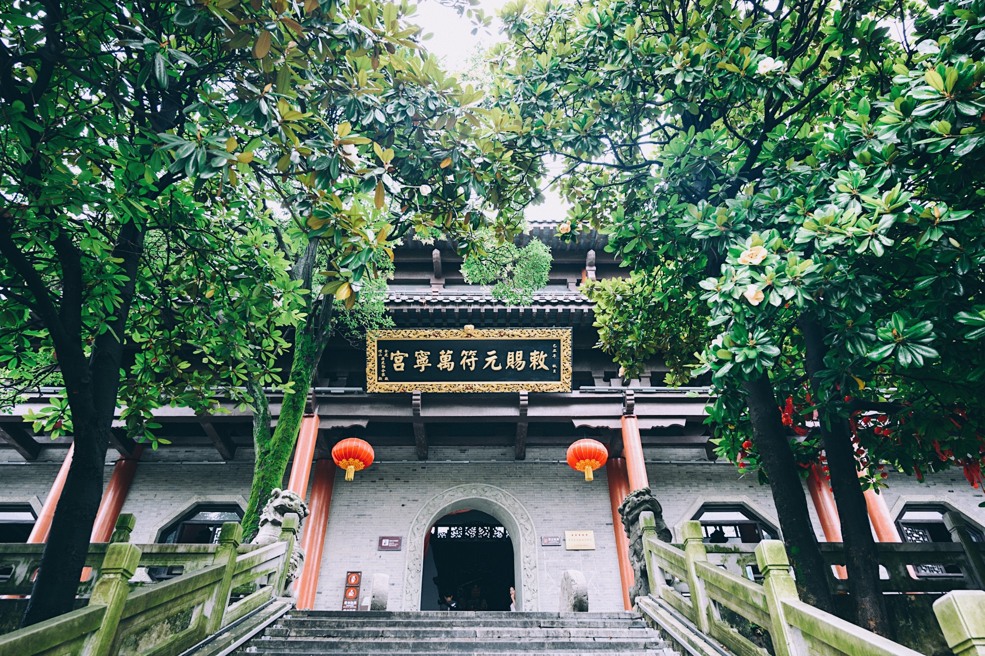 江苏茅山，中国著名的道教名山，一山分成2个景区且都要门票