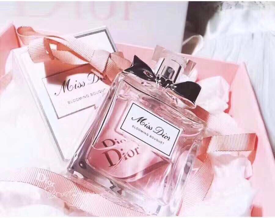 拥有一瓶属于自己的香水,女人一生该有的香水