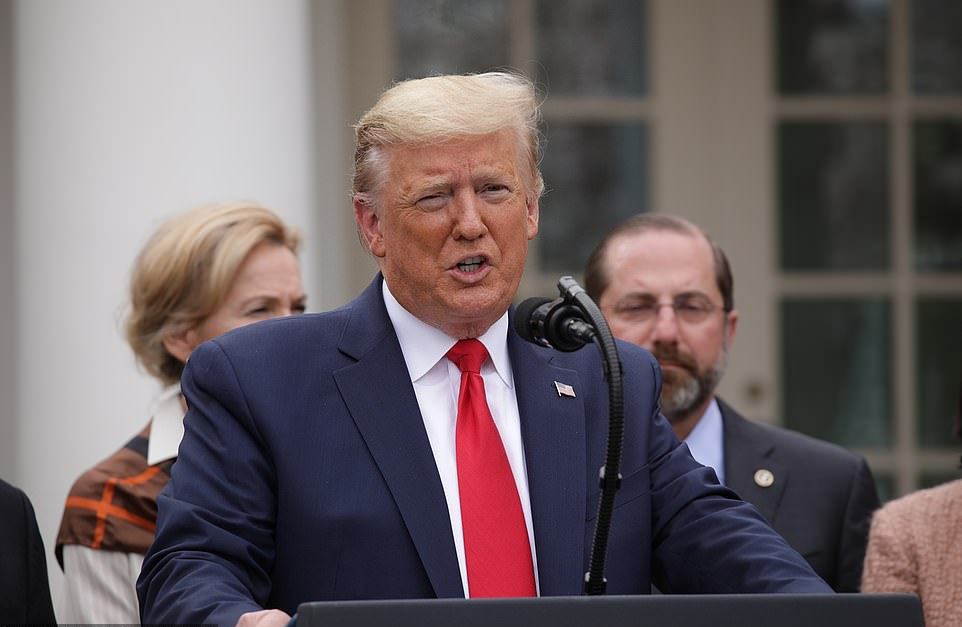 美国街头大量华人,美国民众街头聚集