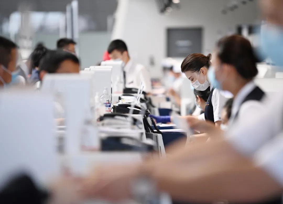 中国学生被美国机场拒签,美国留学生拒签回国航班