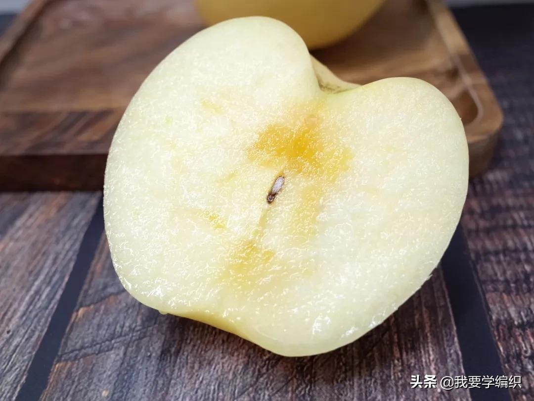 日本天价水果上热搜，苹果100元一个！中国老农却种出奶油富士