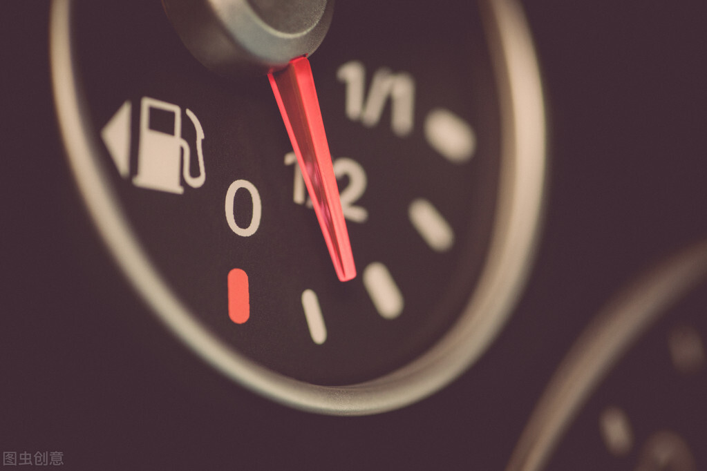 92号油没用完可以加95吗,92号油不耐烧