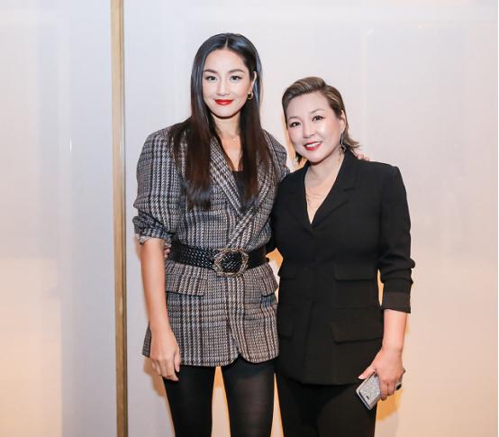 51岁瞿颖身材有多棒,瞿颖52岁腿部线条