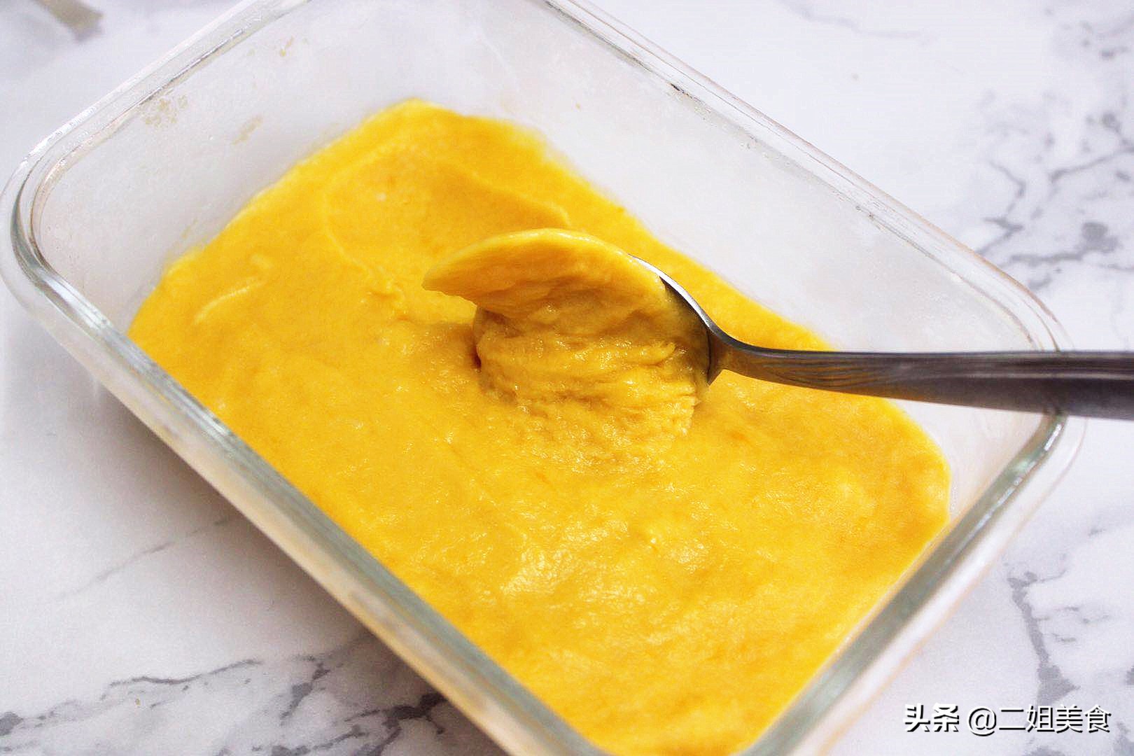 怎么做芒果冰淇淋不会有冰沙,夏天要来了教你做一杯芒果冰激凌