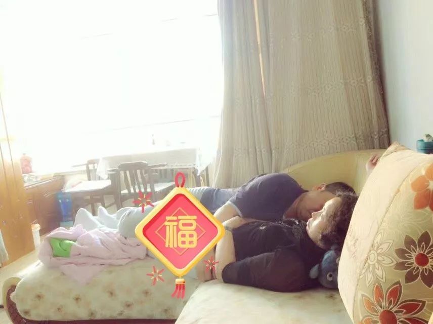 父母秀恩爱对子女的好处,父母特别秀恩爱的方式