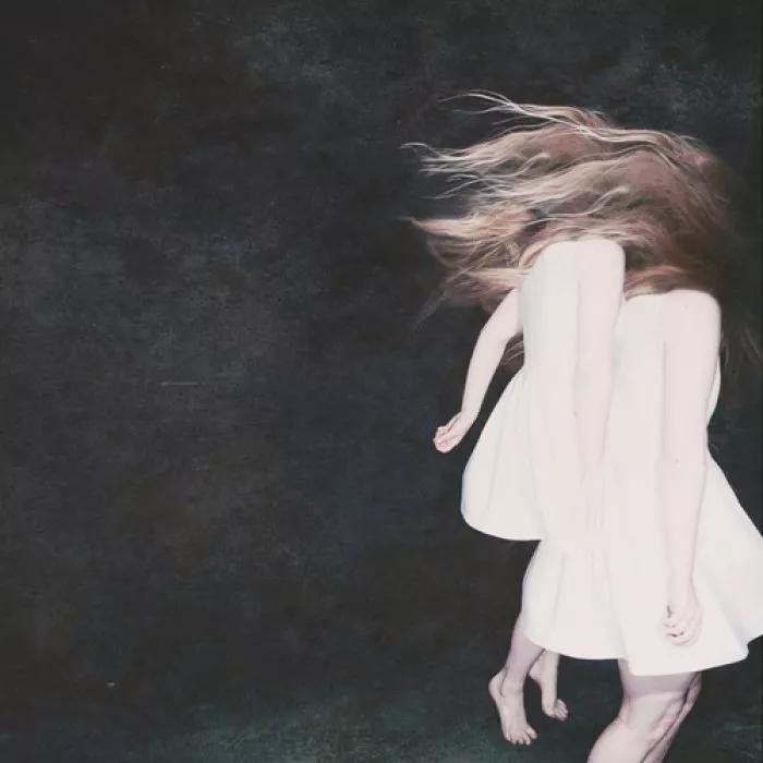 暗黑系朋友圈背景图高级质感,高冷背景图女生暗黑系