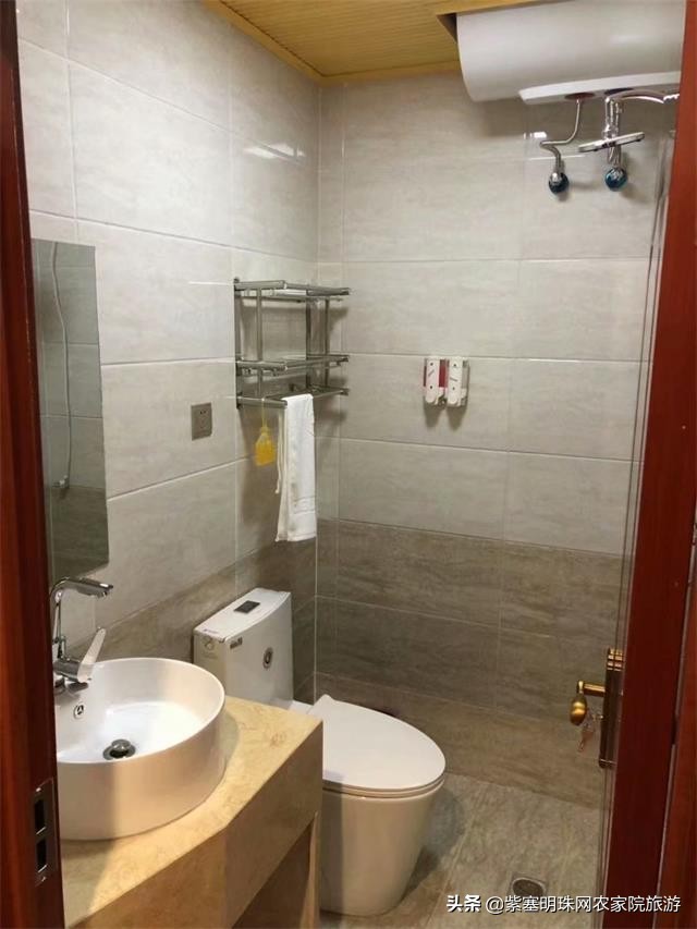 这个地方的海水媲美三亚，阳光，沙滩，海浪-广东双月湾庆利小栈