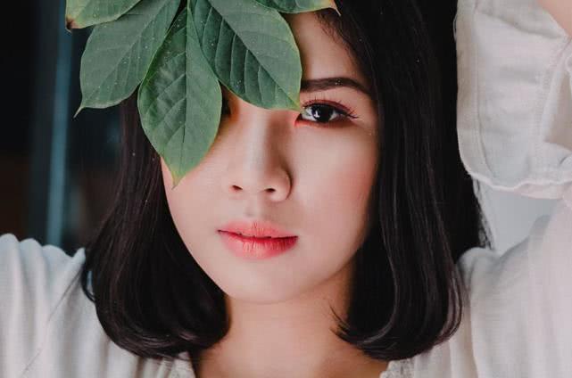 女生为什么用奶瓶喝水,如果男女用一个杯子喝水会怎样