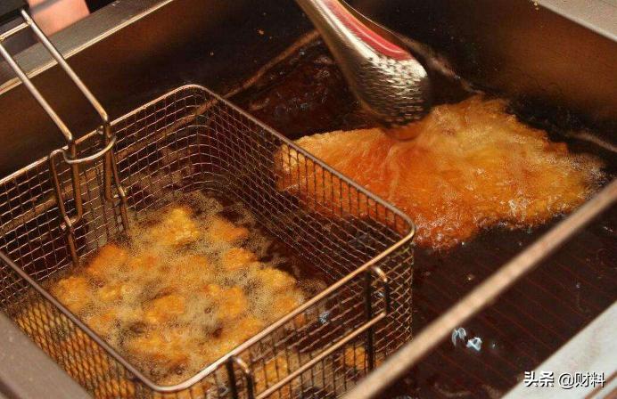 10元一份的鸡排有猫腻,为啥鸡排10元一份还送饮料