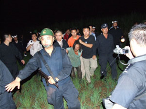 他因家庭残缺导致心理变态,最终走向罪恶深渊!