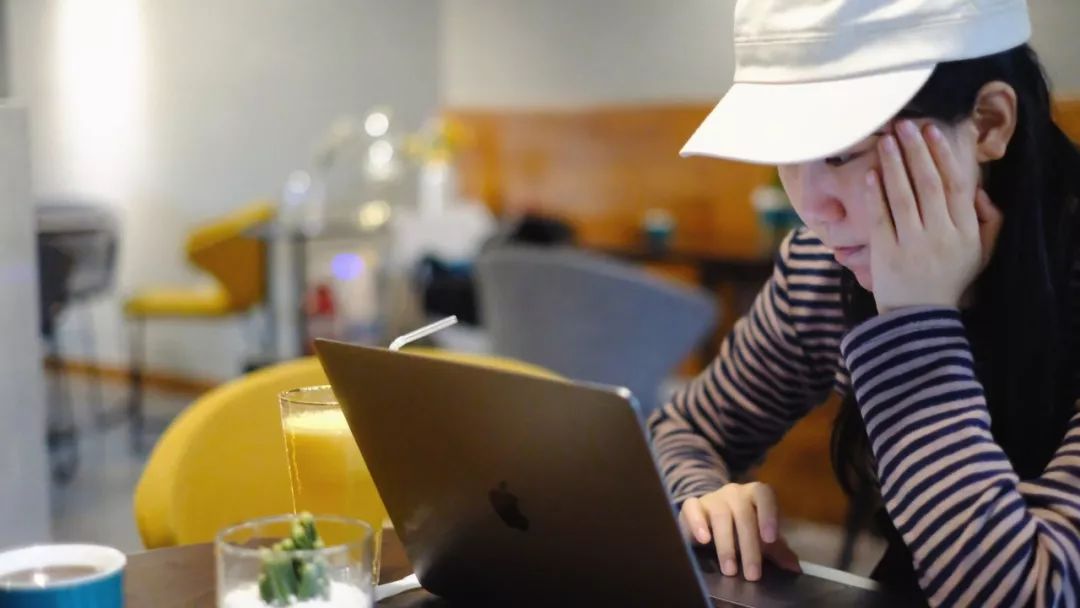 采访100个不上班但赚到钱的人,100个不上班的人都干什么