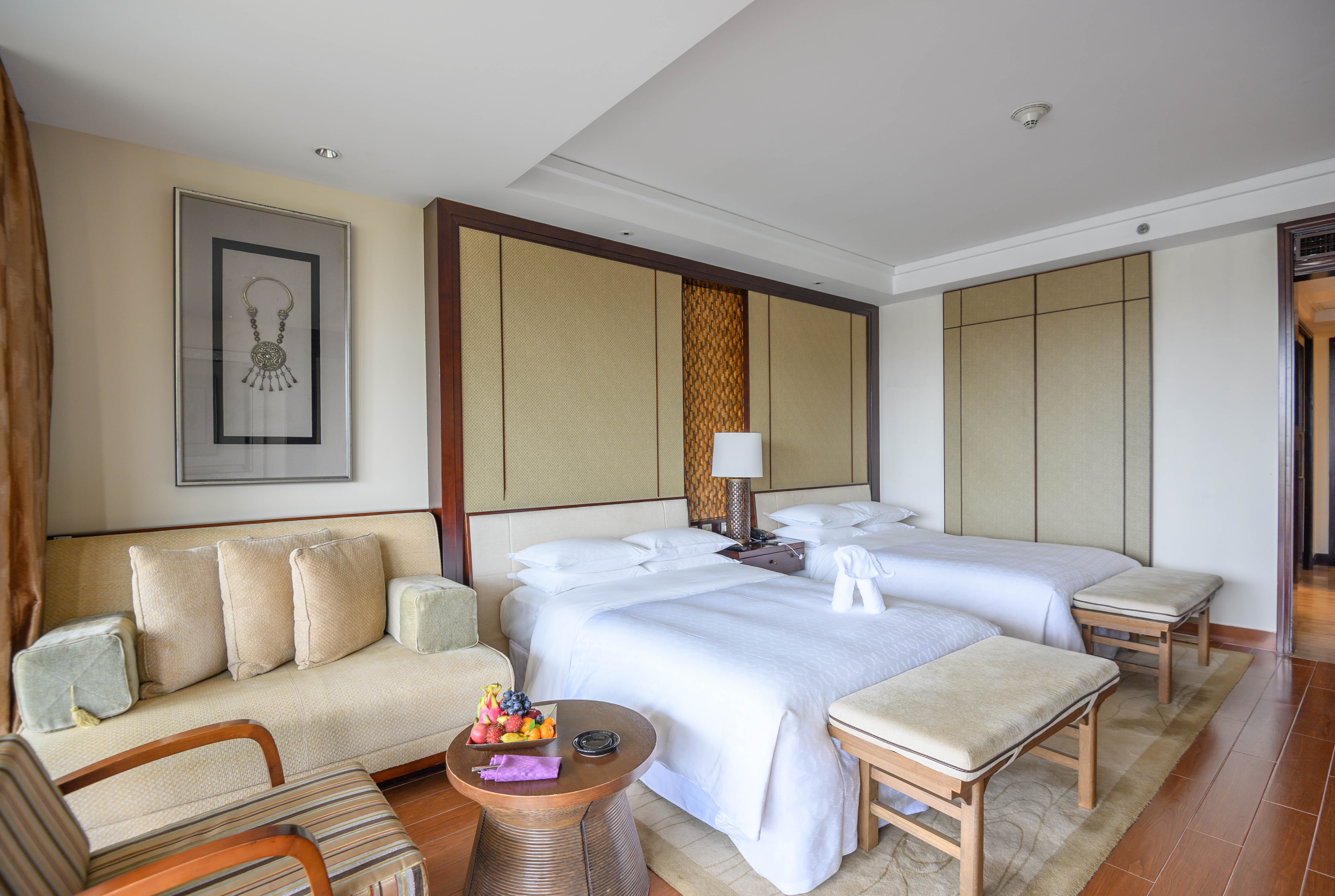 海南不止只有三亚，去万宁玩个冲浪，还有神犬小七拍摄地等着你