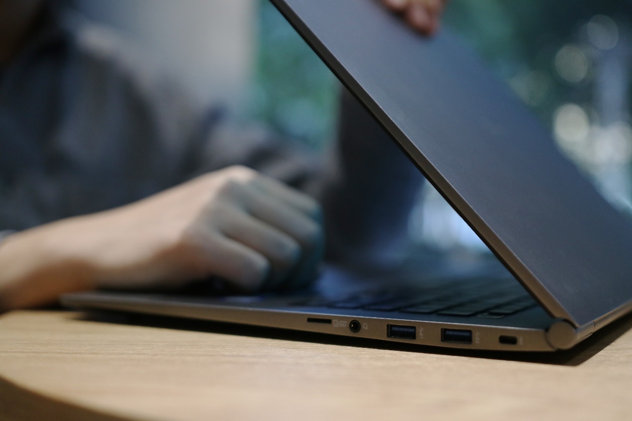 lggram172022款评测,lggram16寸和17寸哪个好