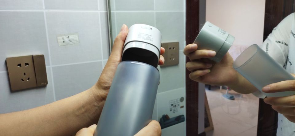 便携随行洗漱收纳二合一,紫外线洗漱