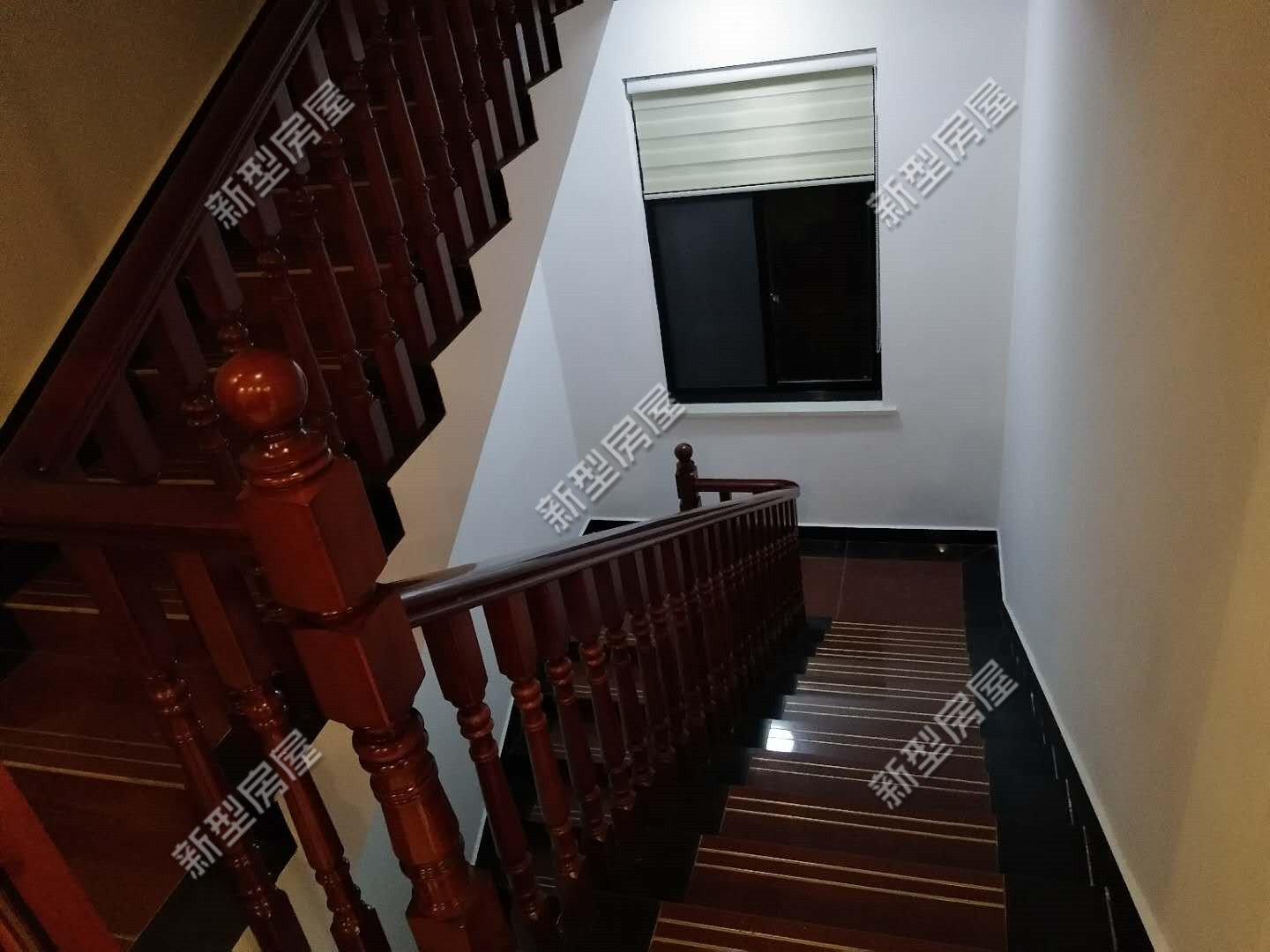 农村自建房实用双跑楼梯尺寸,3.6米高2.4米宽180度旋转楼梯