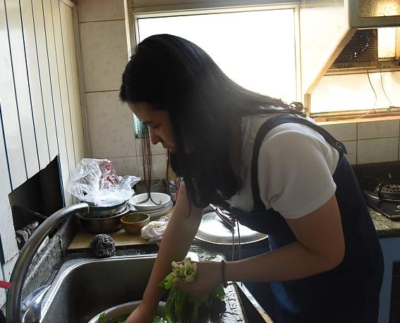 分析中学生叛逆的原因及应对策略,孩子上初中突然叛逆怎么应对