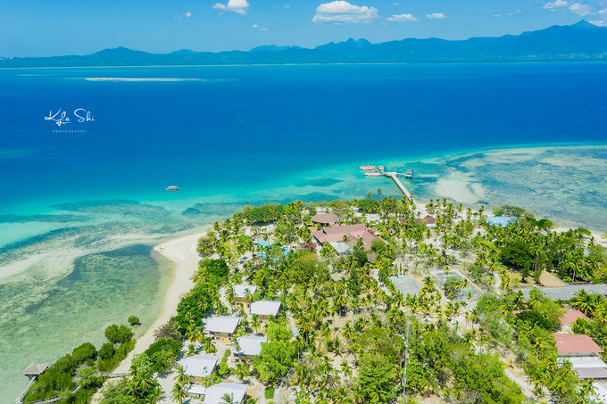 在海洋上与世隔绝的小岛,到大海里面就找一个小岛去生活