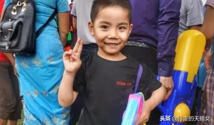 欢乐的泼水节鸟语花香,泼水节溢出的欢乐