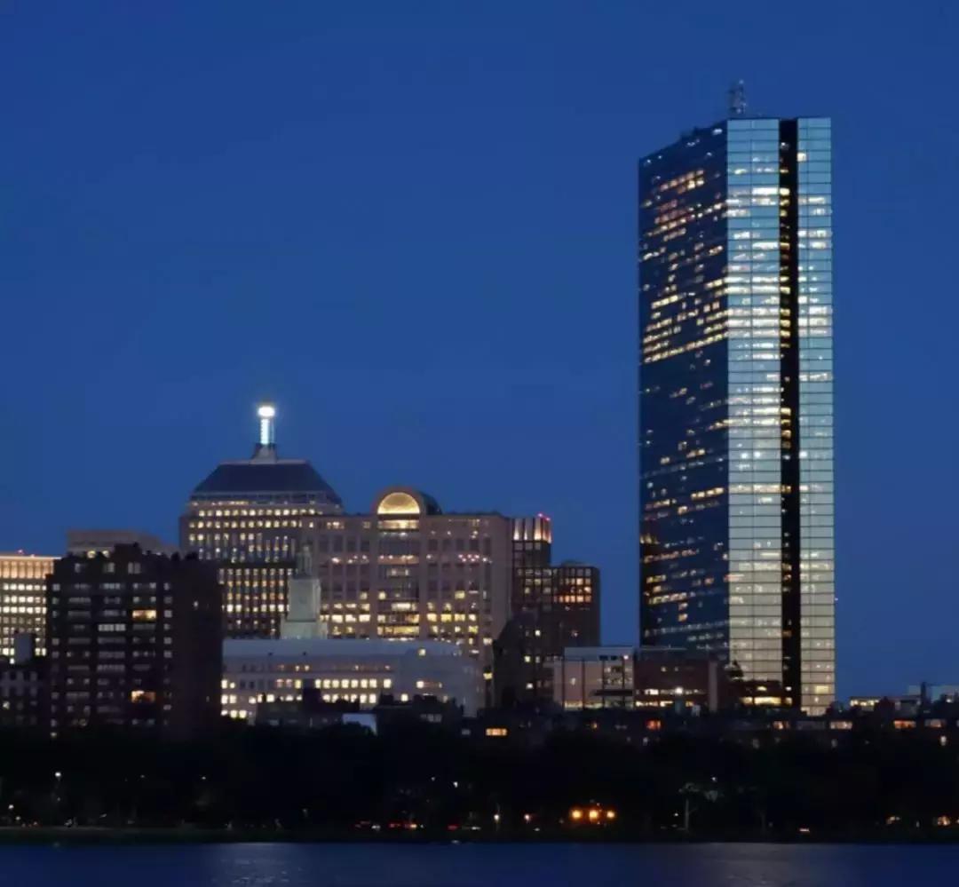 上大学每个月生活费2000够用吗,孩子上大学一个月给多少生活费