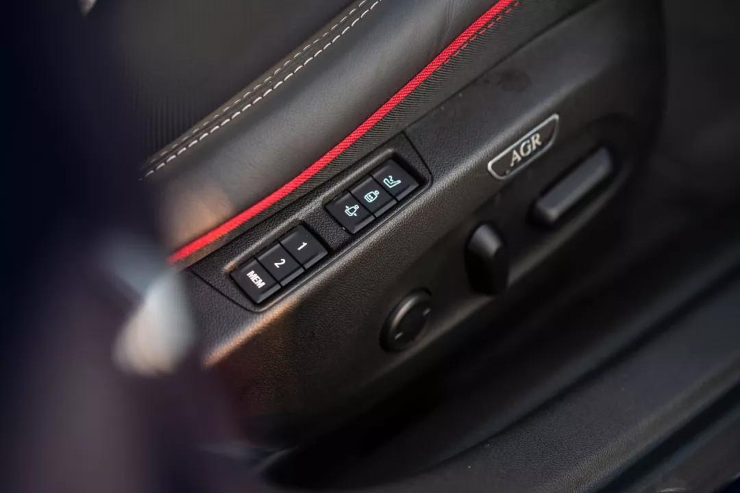 君威gs适合入手吗,小白买车速腾和君威建议买哪个