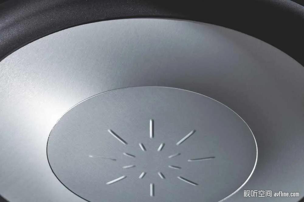 让音响成为客厅的主角：T+A聽佳音Caruso多功能一体机