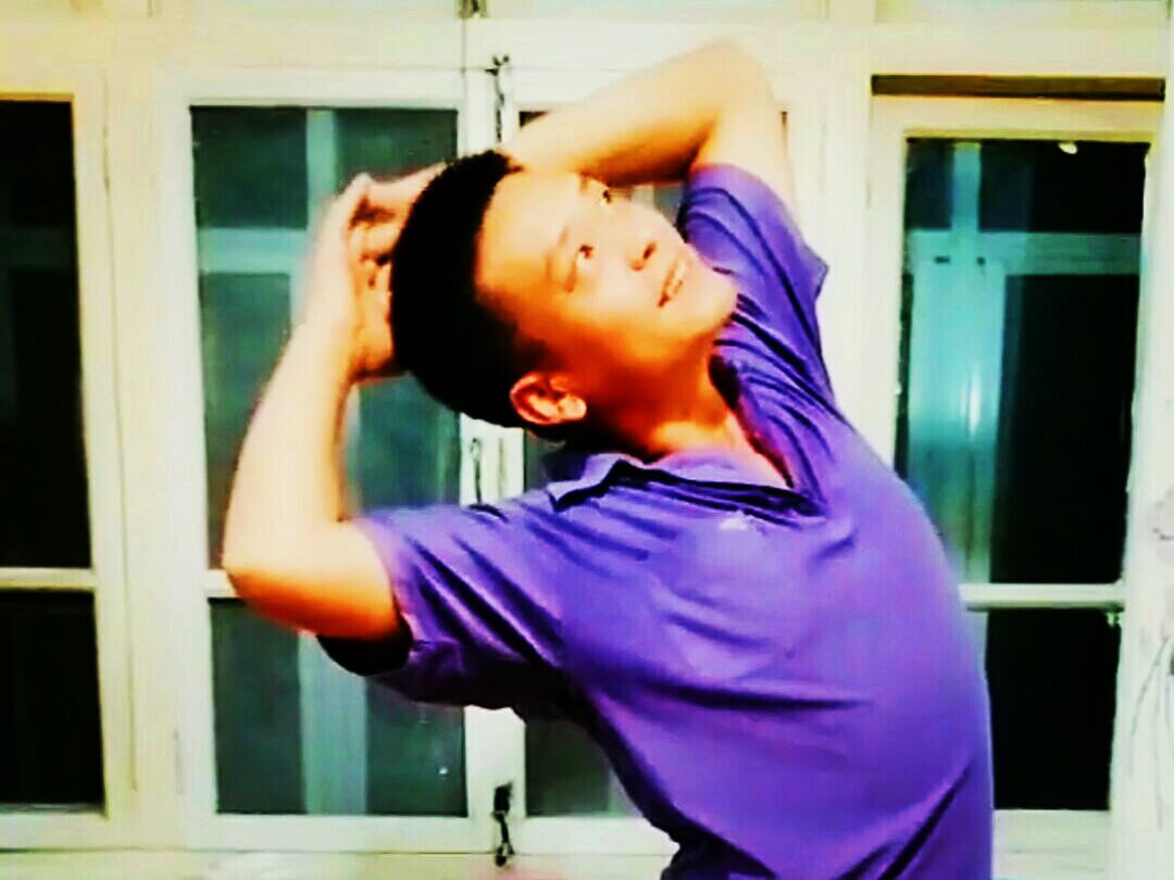 盘腿打坐会伤膝盖吗？其实打坐和动态健身也有联系—亲历浅谈