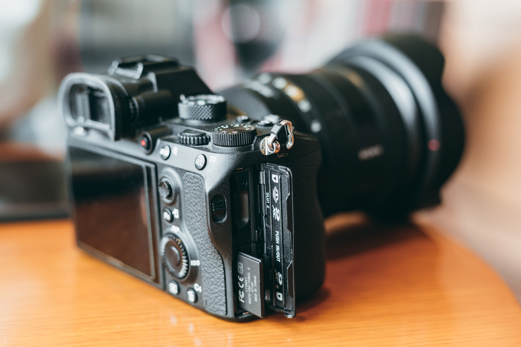 快一步，一卡搞定vlog素材拍摄，雷克沙1667XProSD卡体验