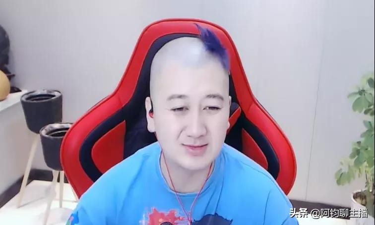 YY土豪真会玩，3851佛门“舞帝男团”亮相，利哥有望回归？