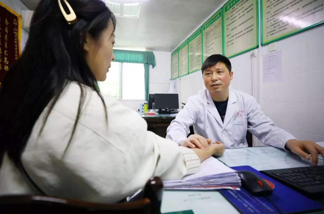 汉滨区健康扶贫政策,健康“守门人”