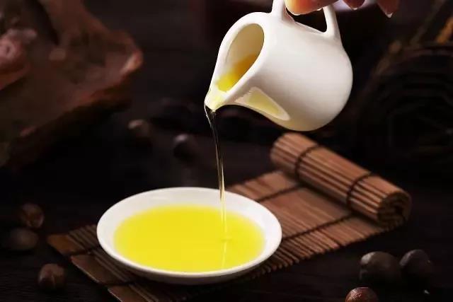 茶油耐高温存放,茶油的保质期一般是多久呢