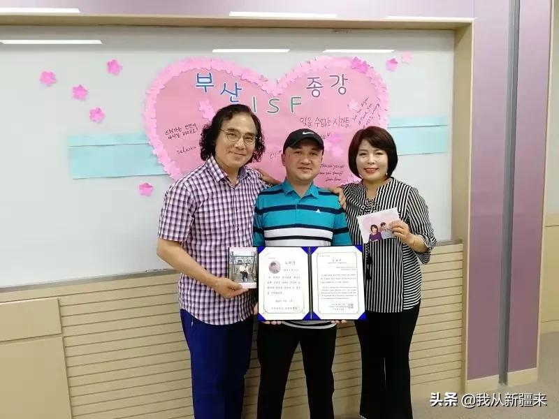 村里出了一个博士,村里出了个博士