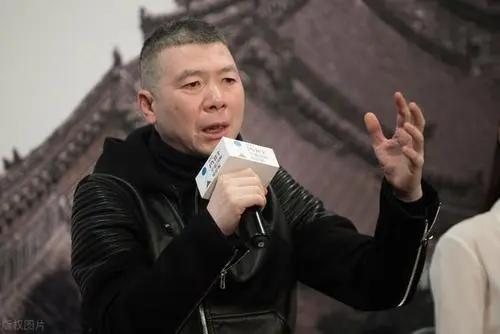 与冯小刚“暗斗”11年，孙俪是真正导火索？邓超冯小刚恩怨始末