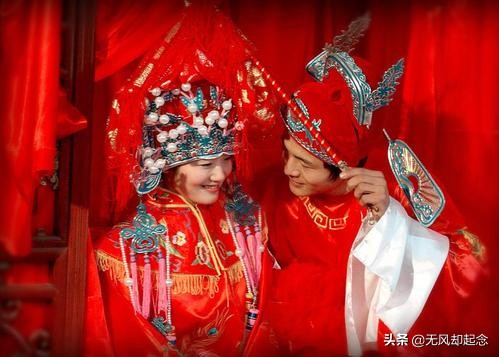 刁蛮小姐新婚夜收到匿名对联，上联为：吕府姑娘，下口大过上口