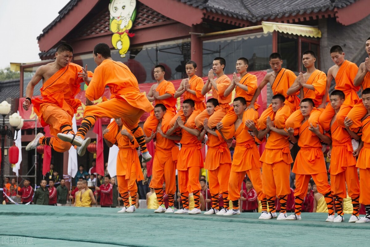 这座山被称为“万山之祖”，随处都是*物文**古迹，全部看完需要一周