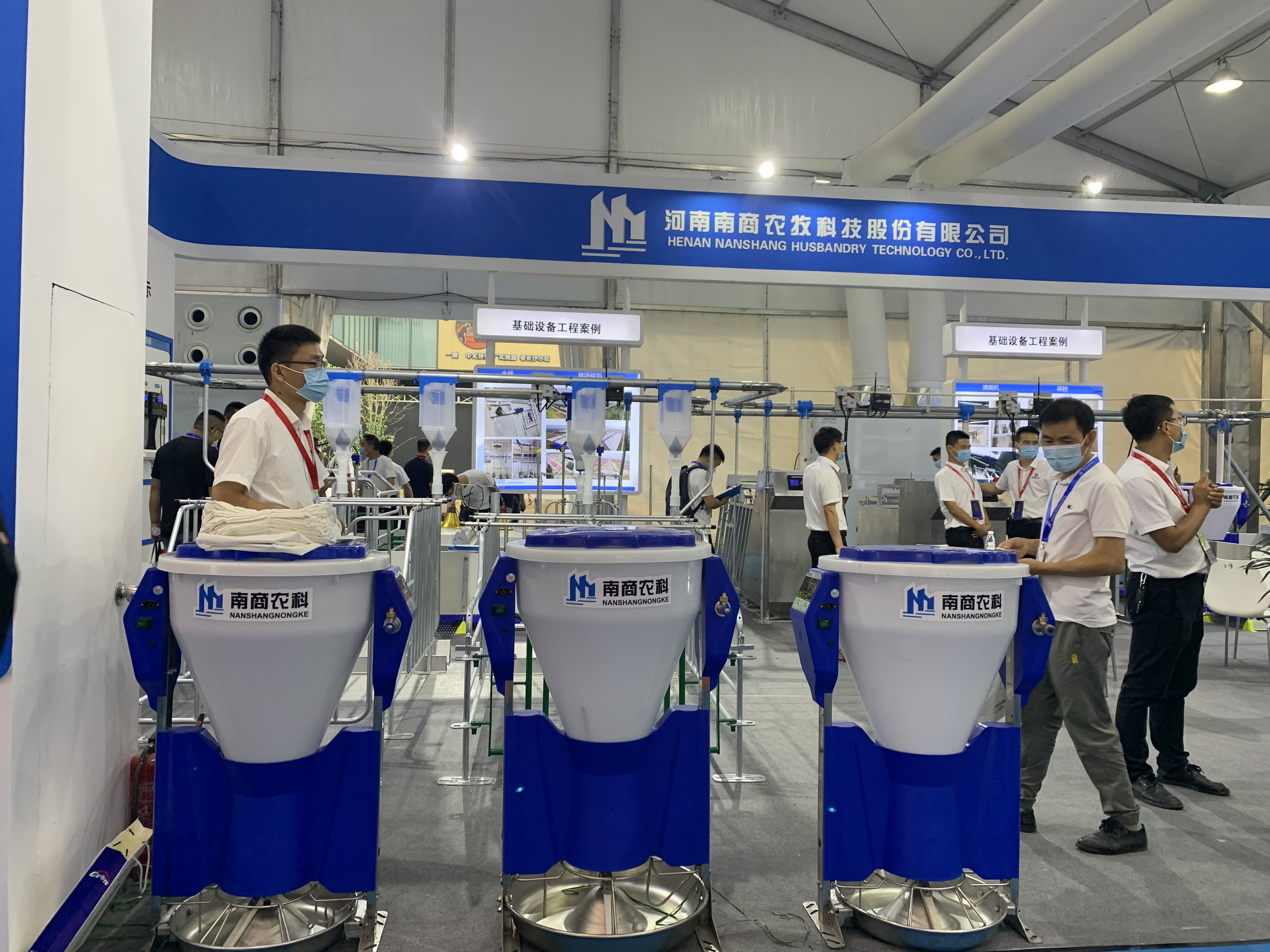 养猪技术猪不健康怎么办,育肥猪吃料不多是什么原因