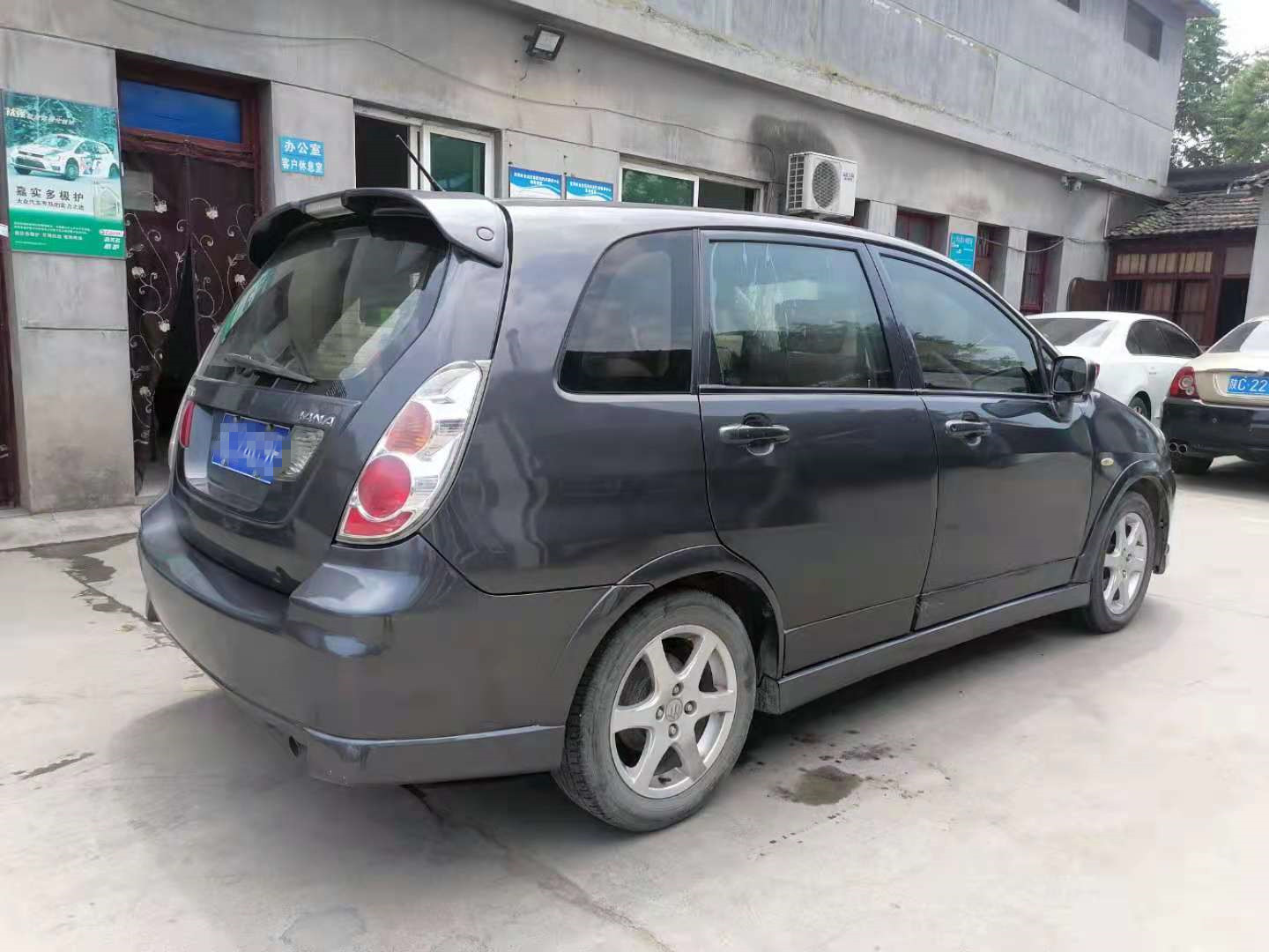 胖哥1万买车,胖哥两百万收奥迪rs6