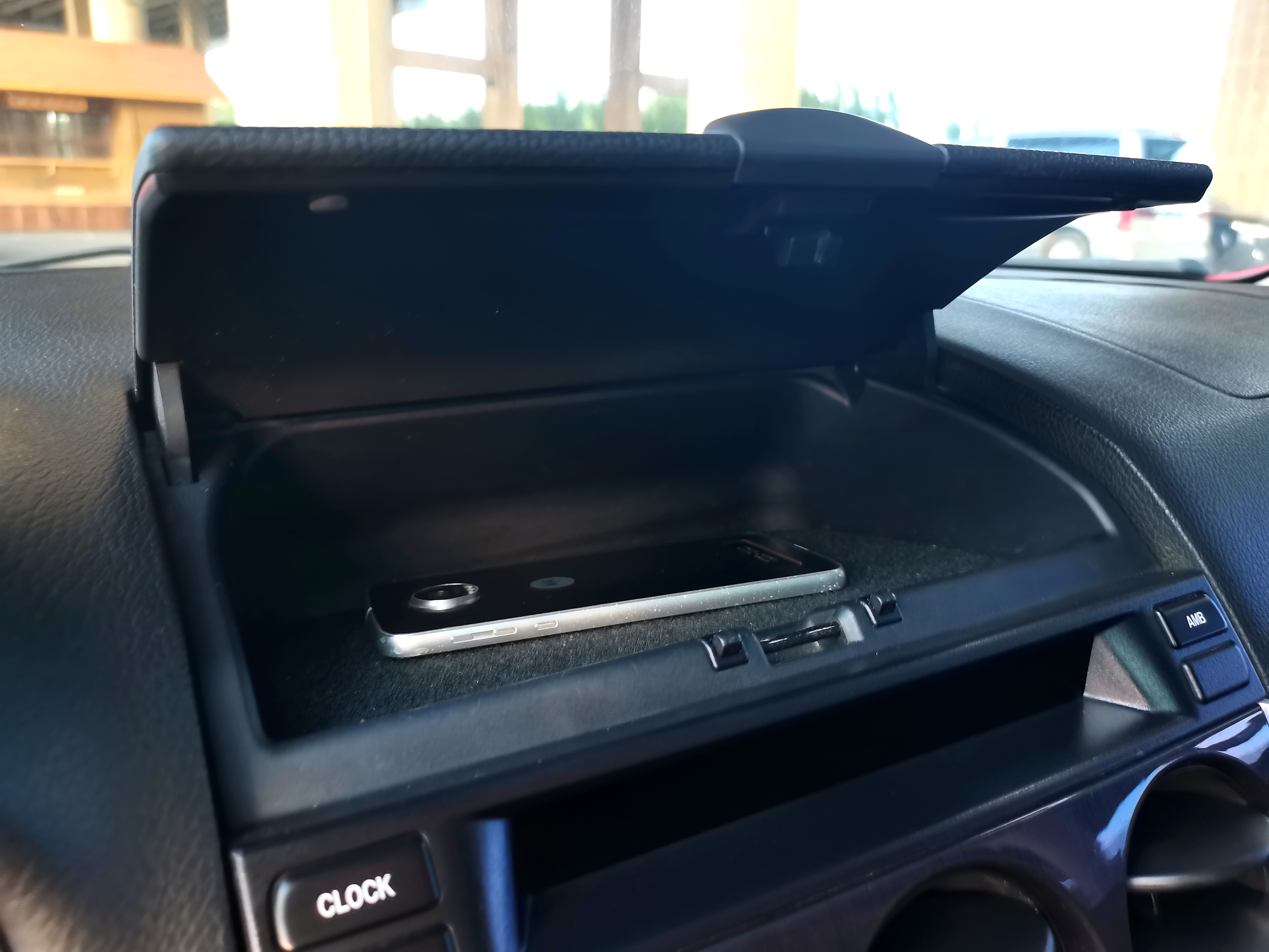 亮黑马自达6,亮灰马自达六