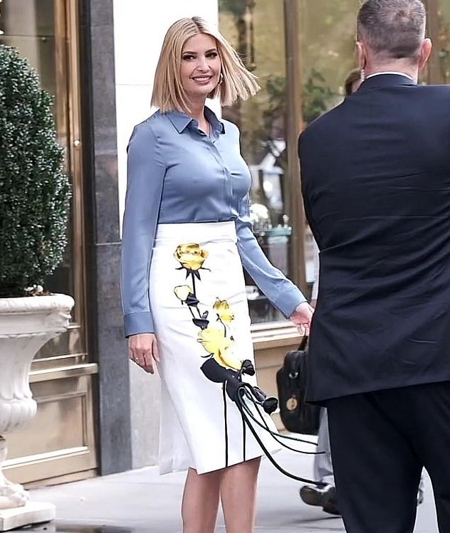 伊万卡二郎腿霸气视频,伊万卡下飞机霸气视频