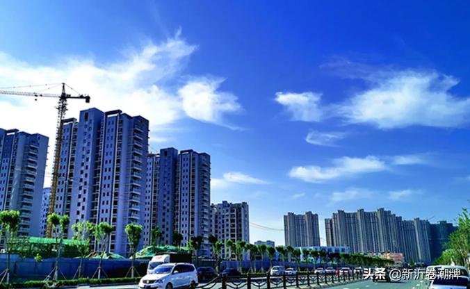 白云飞动蔚蓝天解析,白云飞动蔚蓝天出自哪首诗