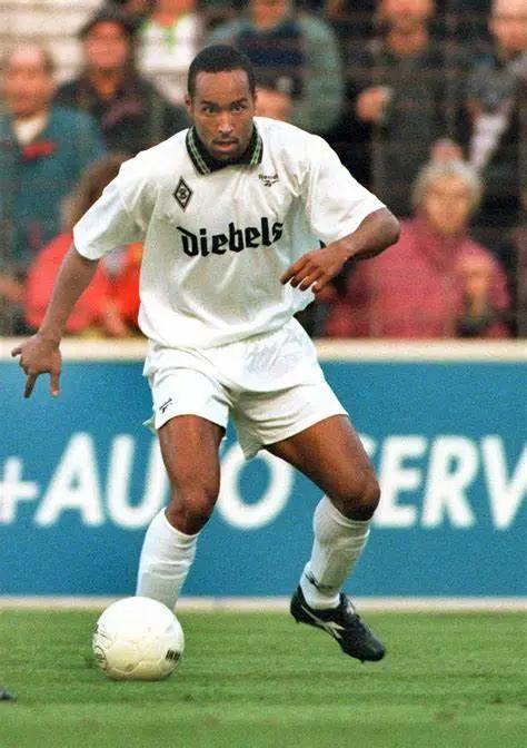 怀旧星期四｜前门兴的招牌射手，如今是瑞典最成功的经纪人之一