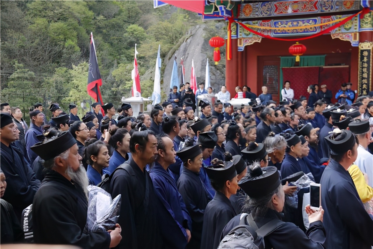 道士一定要有道士证吗,有了道士证才算是真正的道士吗