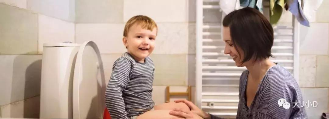 晚上孩子自主起来尿尿,孩子突然尿床怎么缓解尴尬