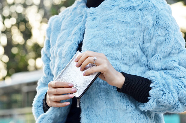 结婚戒指一般戴哪个手指头上面,结婚戒指戴哪个手指才是正确的