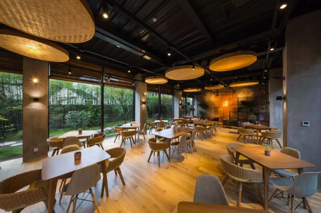 莫干山网红儿童旋转滑梯民宿,莫干山新晋森林亲子民宿无边泳池