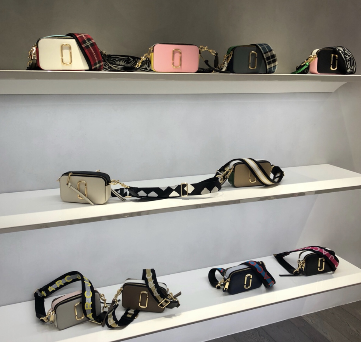 十大入门级轻奢女包千元下,十大入门级轻奢女包经典款