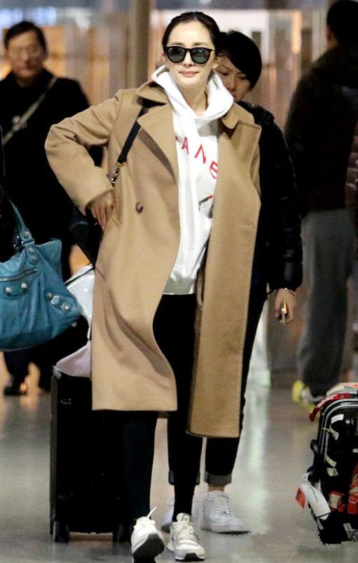 孙艺珍时尚穿搭,漂亮姐姐孙艺珍时尚穿搭减龄气质